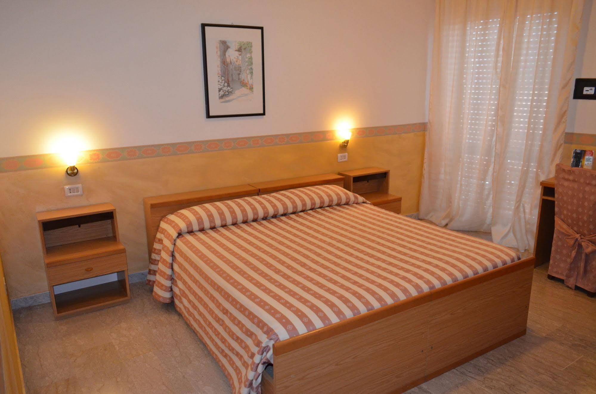 Affittacamere Diavin Vibo Valentia Buitenkant foto