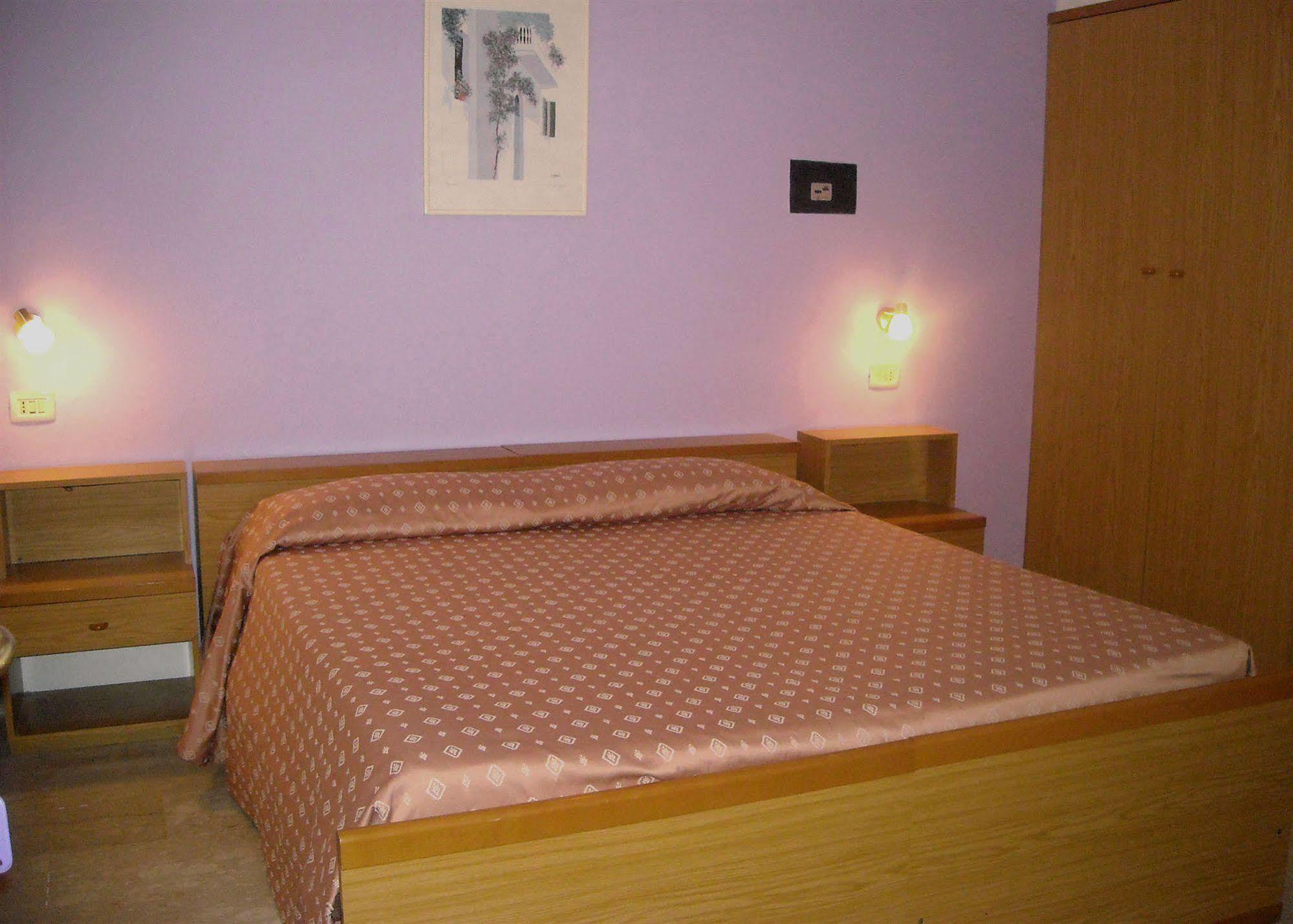 Affittacamere Diavin Vibo Valentia Buitenkant foto